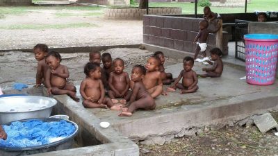 Little kids waiting for bath